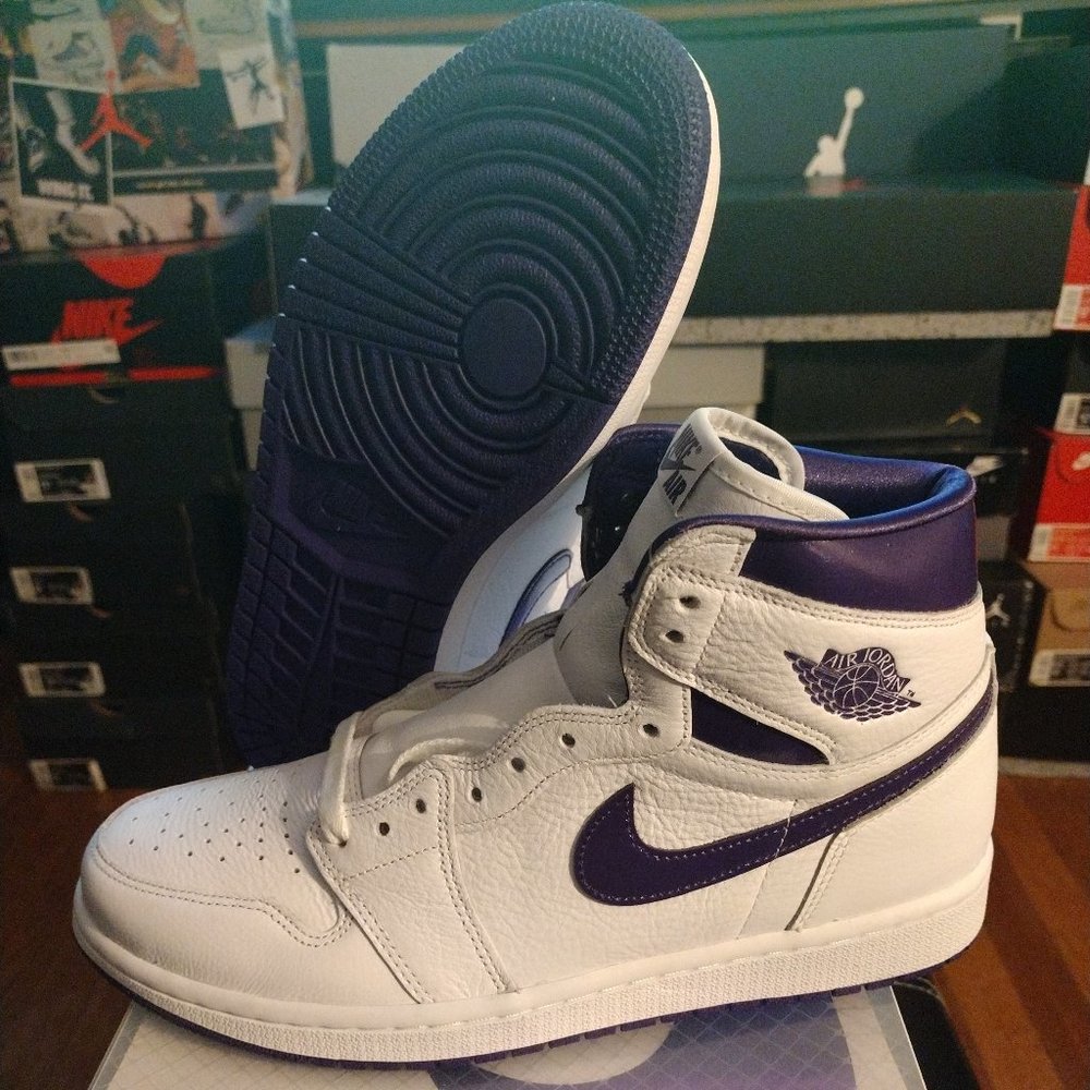 Deadstock WOMEN/MEN Air Jordan 1 High OG White/Court Purple  Size W 10.5 / M 9